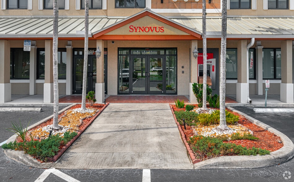 More Photos Of 5599 S University Dr, Davie Loft Creative Space For Sale