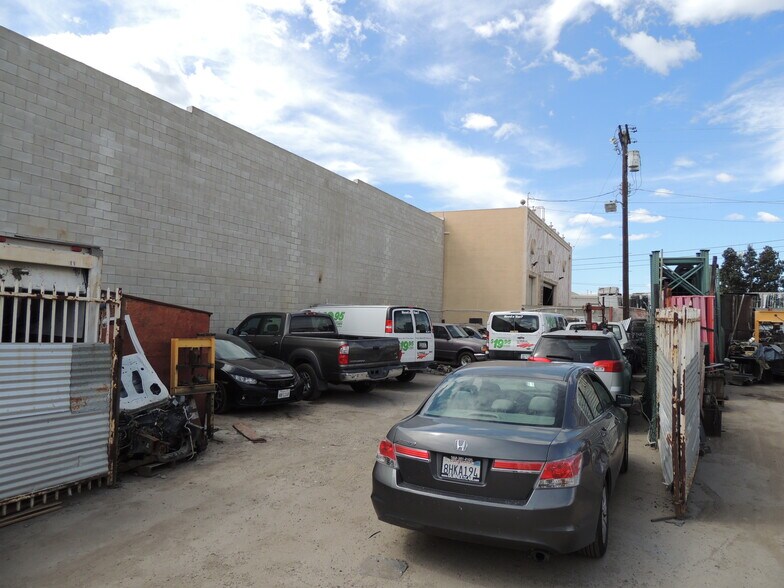 More Photos Of 8265 Lankershim Blvd, North Hollywood Distribution For Sale