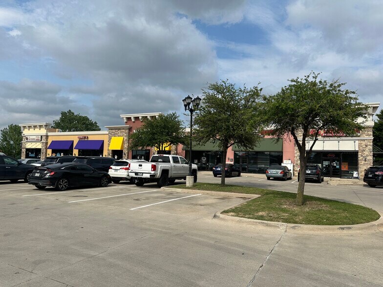 More Photos Of 2740 Western Center Blvd, Fort Worth Storefront For Lease