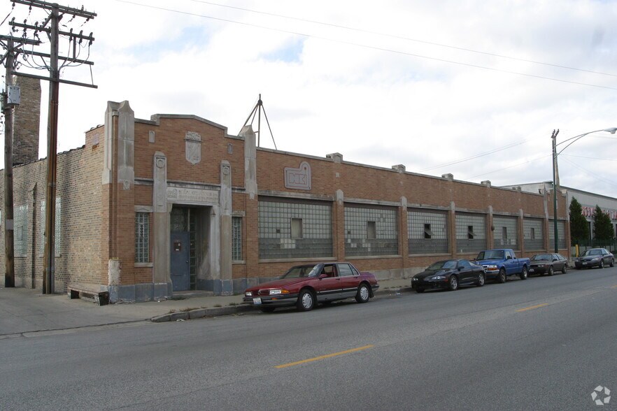 Primary Photo Of 2444 N Pulaski Rd, Chicago Warehouse For Sale