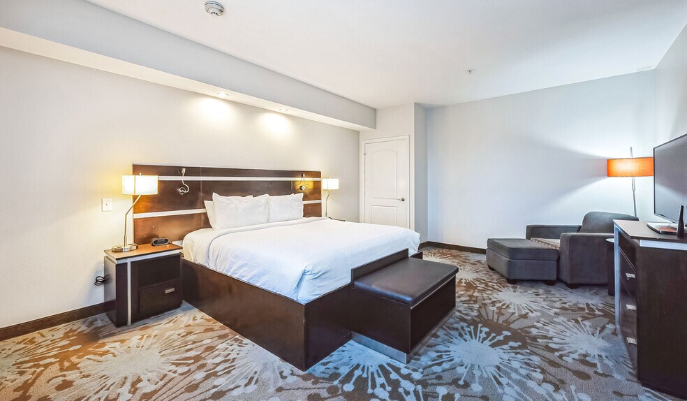 More Photos Of 24519 Interstate 45 Fwy, Spring Hotel For Sale