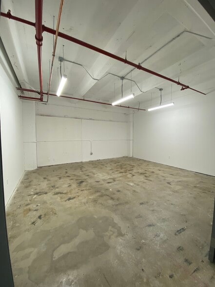 More Photos Of 901 E 31st St, Los Angeles Manufacturing For Lease