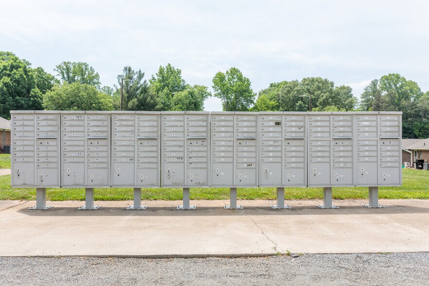 More Photos Of 100 S Kirkland Ave, Elkin Apartments For Sale