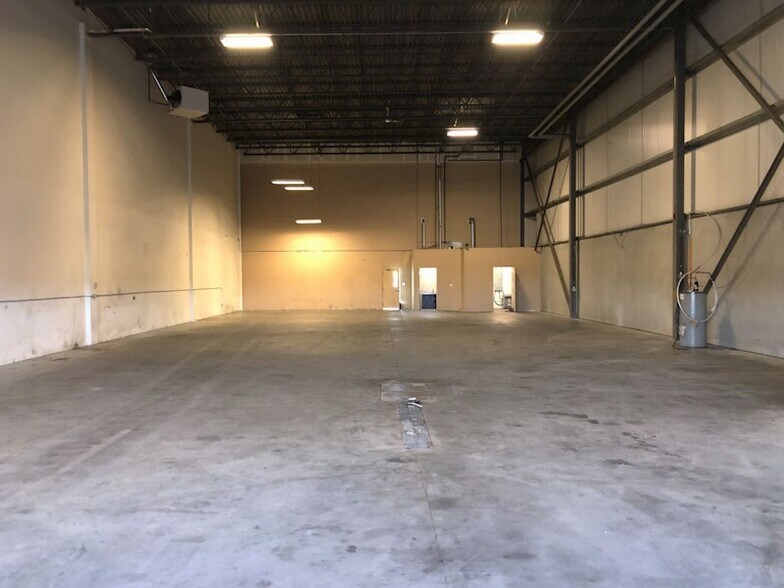 More Photos Of 7106 42nd St, Leduc Service For Lease