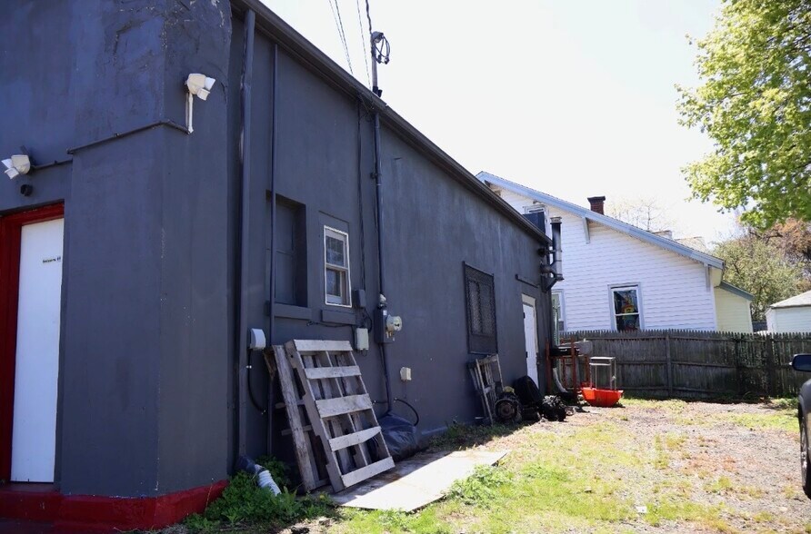 More Photos Of 1534 New Haven Ave, Milford Auto Repair For Sale