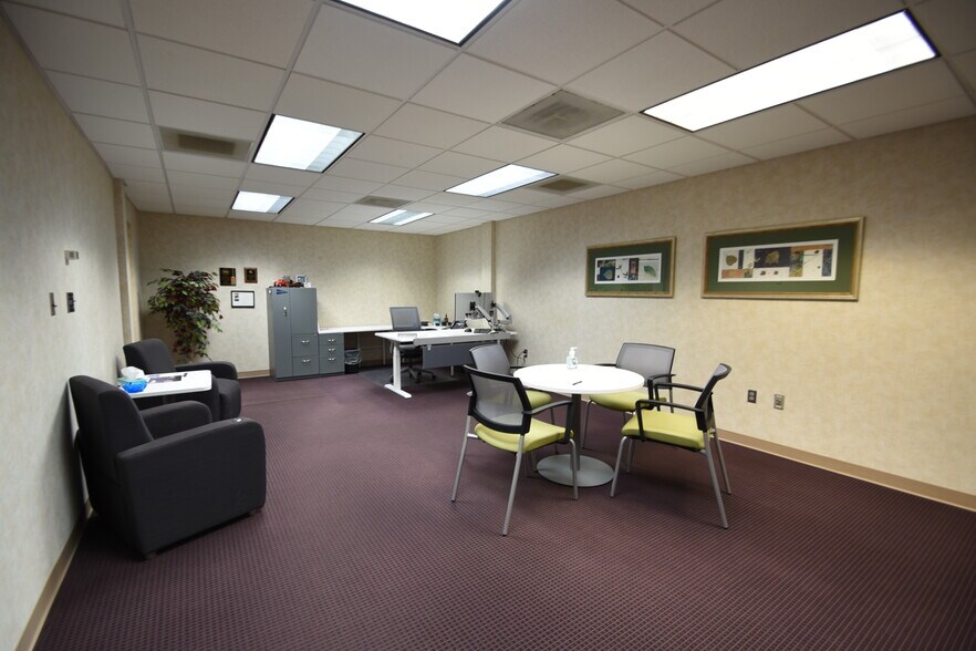 More Photos Of 901 13th Ave E, West Fargo Office For Sale