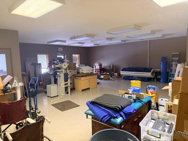 More Photos Of 408 E Washington St, Butler Medical For Lease
