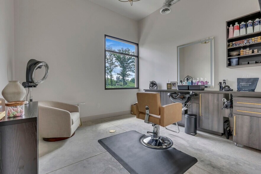 More Photos Of 5122 Morse Rd, Columbus Medical For Lease