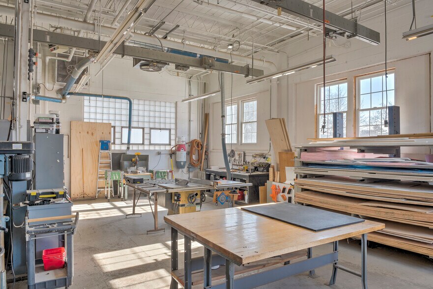 More Photos Of 96 Congress St, Keene Refrigeration Cold Storage For Sale