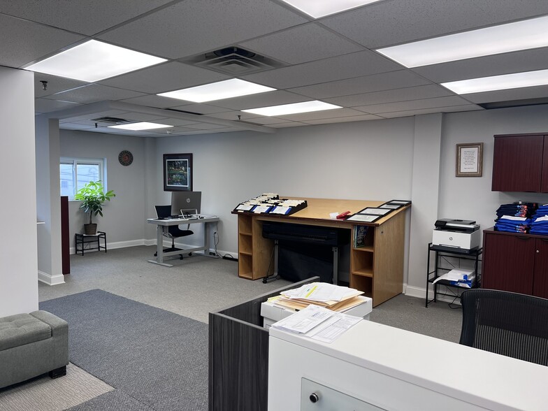 More Photos Of 691 Saw Mill River Rd, Yonkers Warehouse For Sale