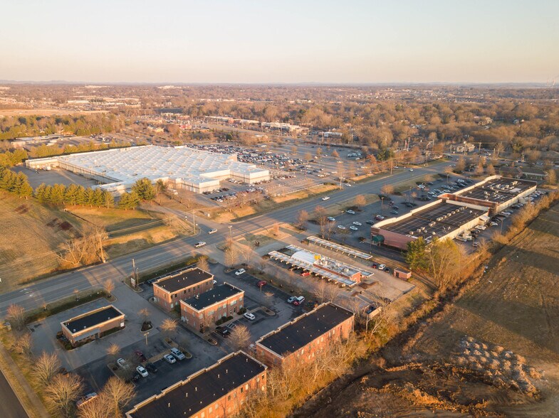 More Photos Of 180 N Belvedere Dr, Gallatin Office Residential For Lease