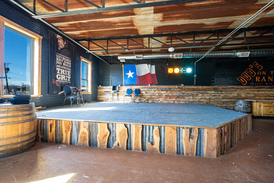 More Photos Of 367 State Highway 155 N, Gilmer Bar For Sale