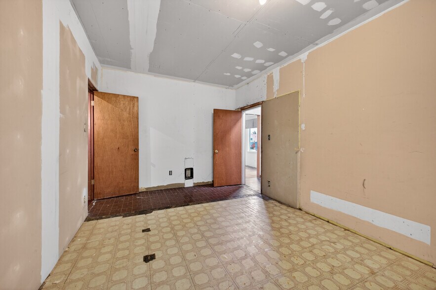 More Photos Of 1315 S 23rd St, Tacoma Storefront Retail Residential For Sale