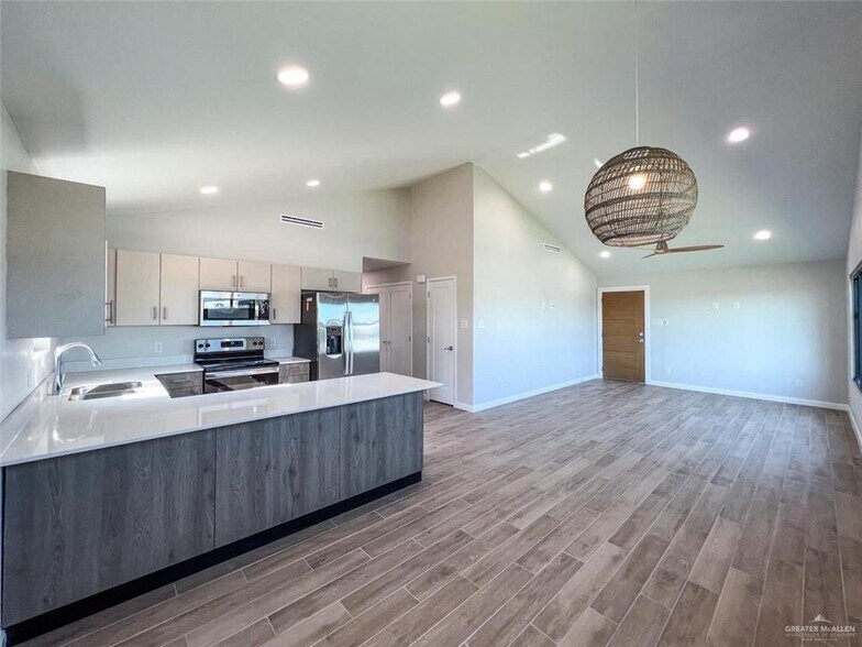 More Photos Of 612 Oriole Rd, Weslaco Apartments For Sale
