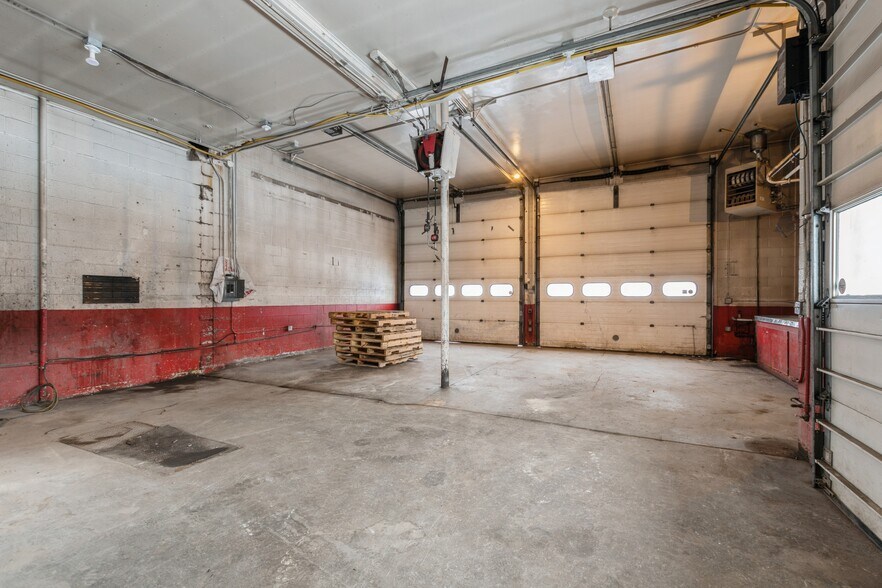 More Photos Of 196 3rd Avenue East N, Kalispell Service Station For Sale