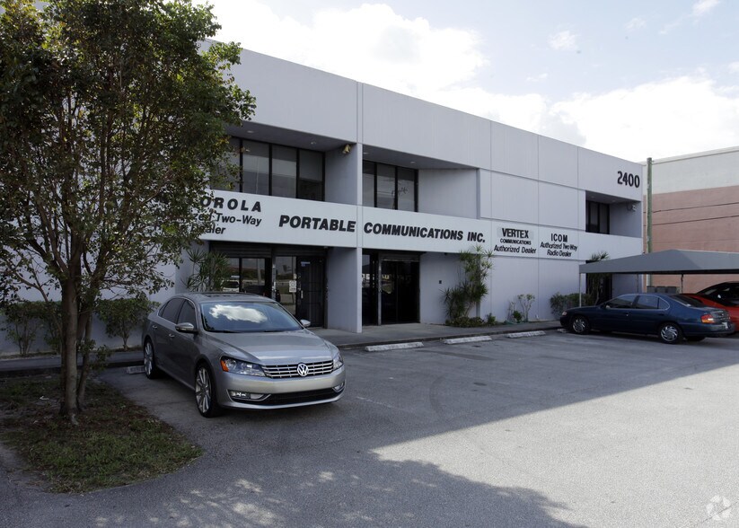 More Photos Of 2400 W 84th St, Hialeah Warehouse For Sale