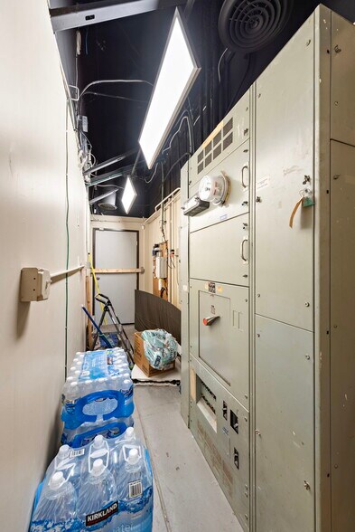 More Photos Of 615-623 S State College Blvd, Fullerton Distribution For Sale