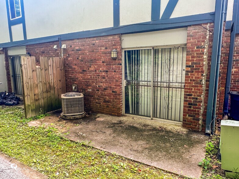 More Photos Of 1514 Northwest Dr NW, Atlanta Apartments For Sale