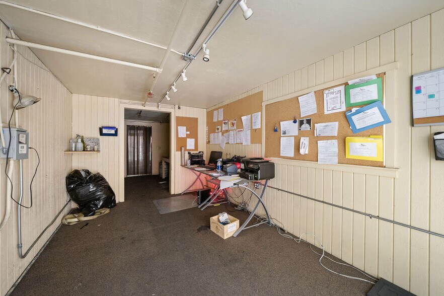 More Photos Of 1625 Commerce Way, Paso Robles Manufacturing For Lease