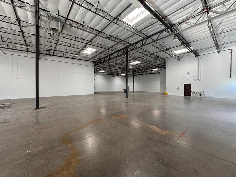 More Photos Of 2965 Coleman St, North Las Vegas Distribution For Sale