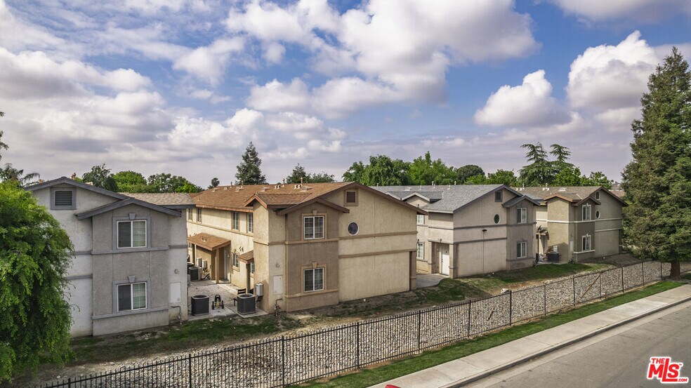 More Photos Of 331 Pacheco Rd, Bakersfield Apartments For Sale