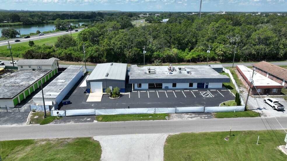 More Photos Of 174 NW 9th ave, Mulberry Distribution For Sale