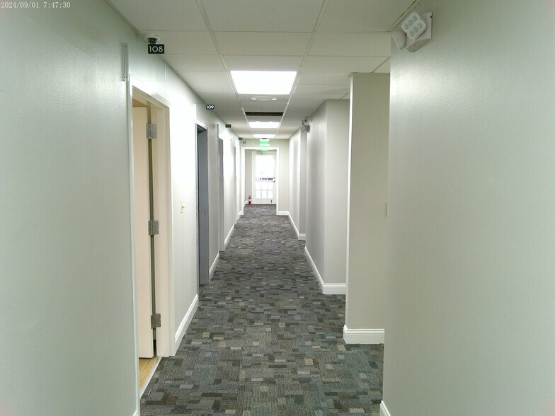 More Photos Of 109 Silver Palm Ave, Melbourne Medical For Lease