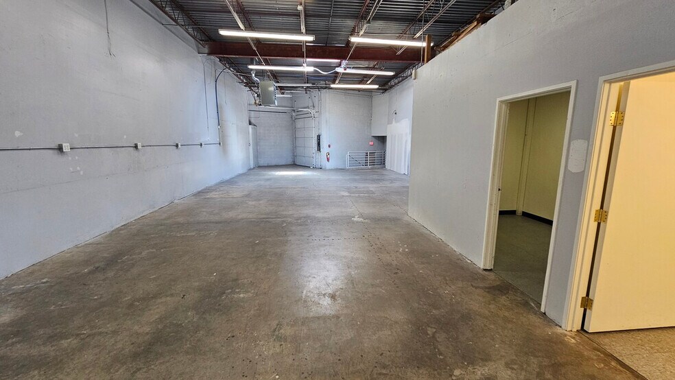 More Photos Of 4301 S Federal Blvd, Englewood Light Distribution For Lease