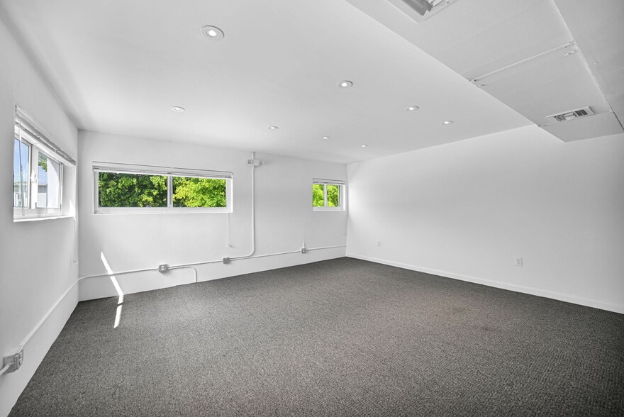 More Photos Of 800 NW 7th Ave, Miami Loft Creative Space For Lease