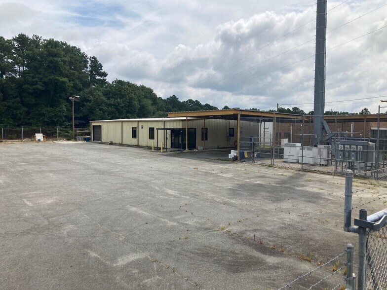 More Photos Of 1719 Dixie Ave SE, Smyrna Warehouse For Lease