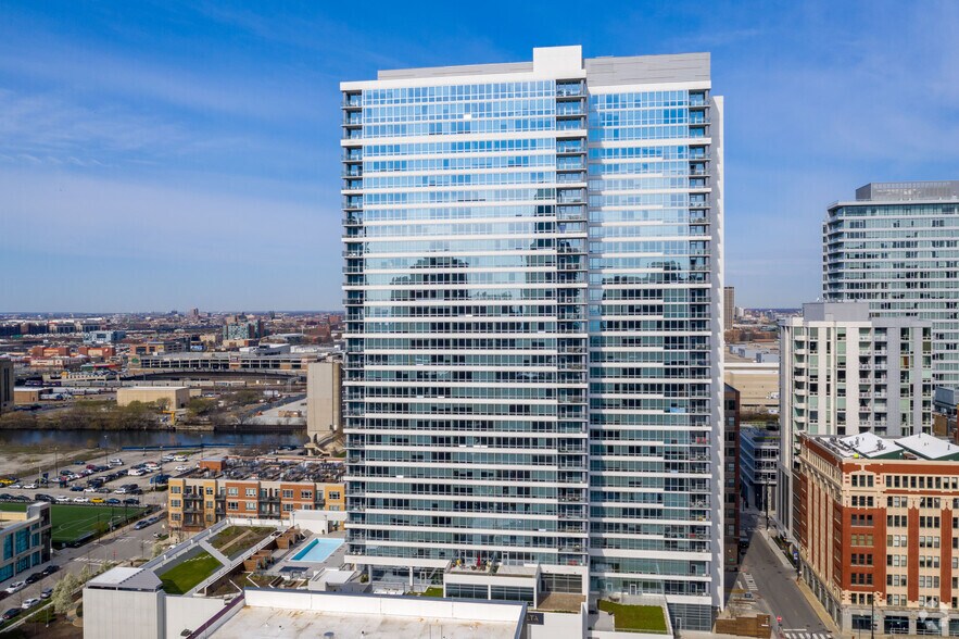 More Photos Of 801 S Financial Pl, Chicago Apartments For Lease