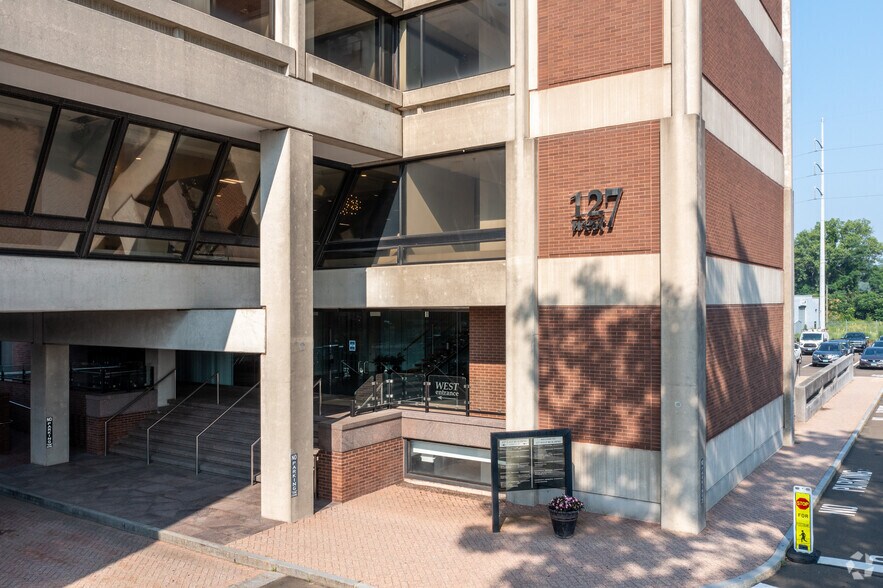 More Photos Of 127 Washington Ave, North Haven Unknown For Lease