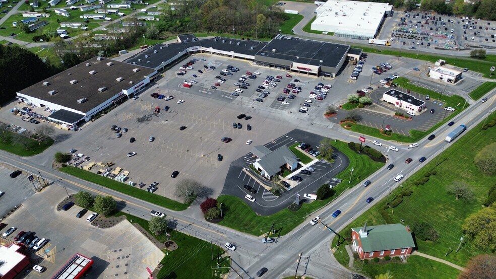 More Photos Of 15-49 Pine Grove Sq, Grove City Unknown For Lease