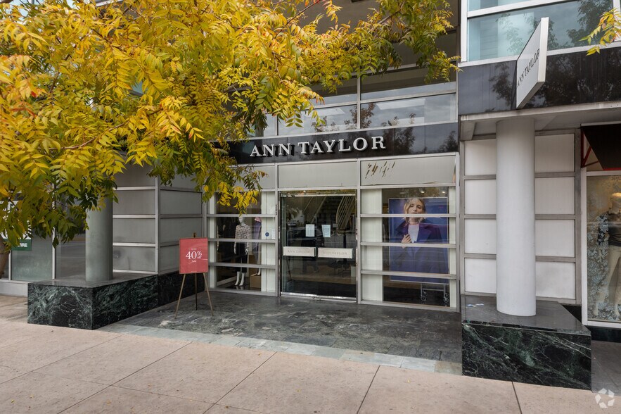 More Photos Of 495-505 S Lake Ave, Pasadena General Retail For Lease