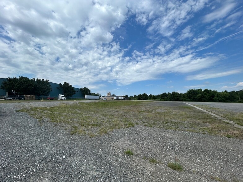 More Photos Of 368 Friendly Road, Ridgeway Industrial For Sale