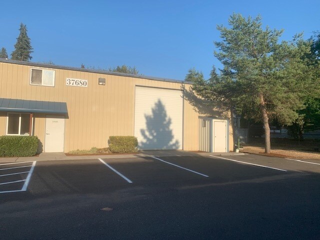 Primary Photo Of 37680 Ruben Ln, Sandy Industrial For Lease