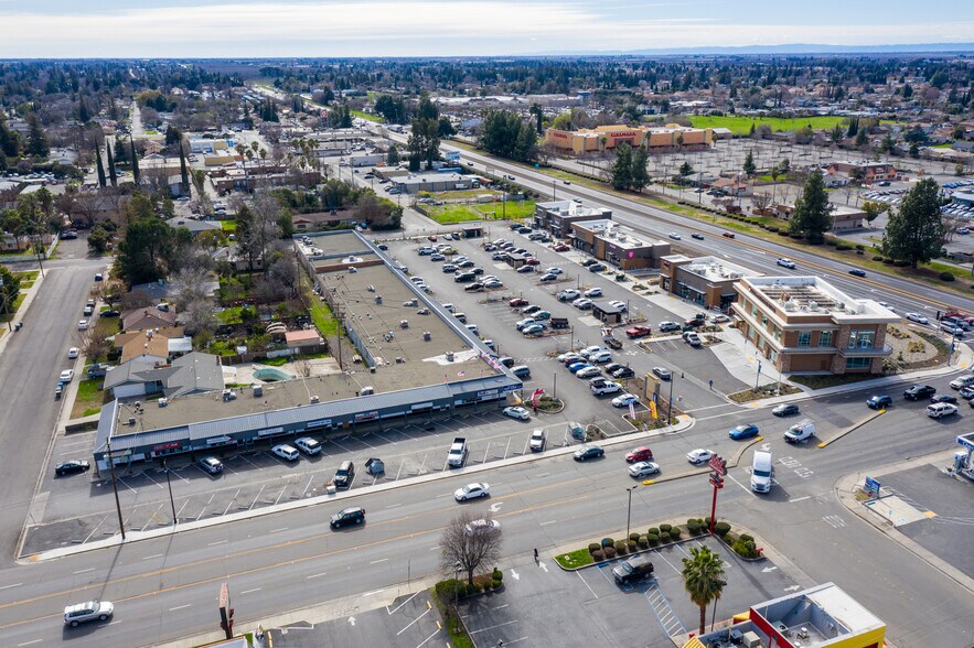 More Photos Of 1206-1242 Bridge St, Yuba City General Retail For Lease