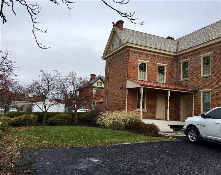 More Photos Of 323 S Main St, Zelienople Office Residential For Lease