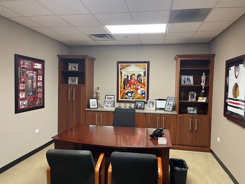 More Photos Of 620 Enterprise Dr, Oak Brook Light Distribution For Lease