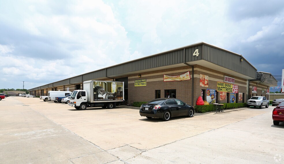 More Photos Of 6830 N Eldridge Pky, Houston Unknown For Lease
