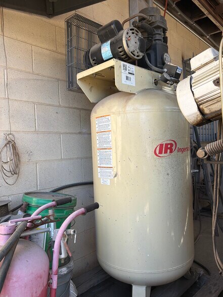 More Photos Of 3122-3144 E Columbia St, Tucson Research And Development For Sale