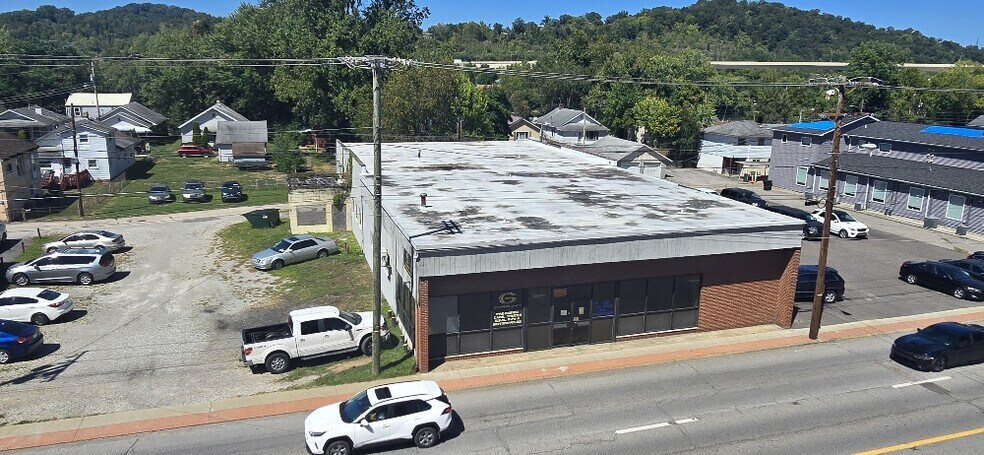 More Photos Of 4518 MacCorkle Ave SW, Charleston Freestanding For Lease