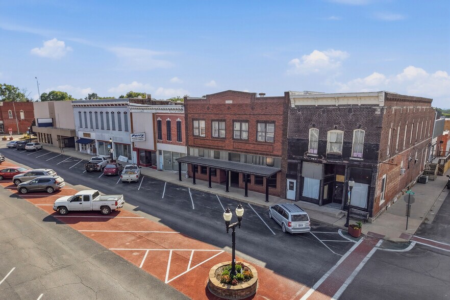 More Photos Of 204 S Broadway, Salisbury Specialty For Sale