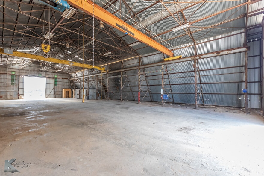 More Photos Of 2424 Oak St, Abilene Warehouse For Sale