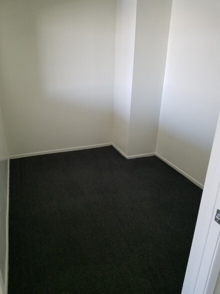 More Photos Of 190 N Arrowhead Ave, Rialto Warehouse For Lease