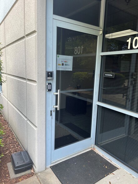 More Photos Of 3150 Stage Post Dr, Memphis Light Distribution For Lease