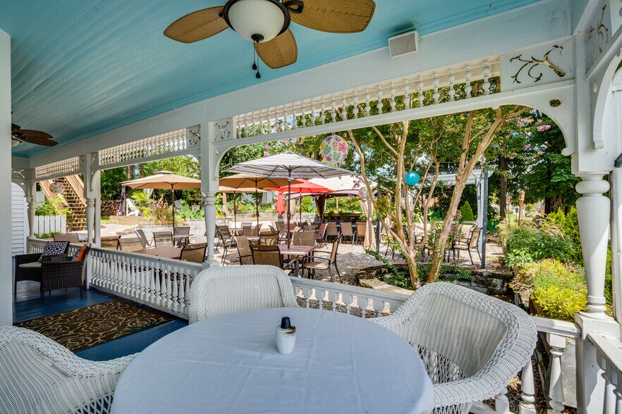 More Photos Of 412 6th St, Bristol Restaurant For Sale
