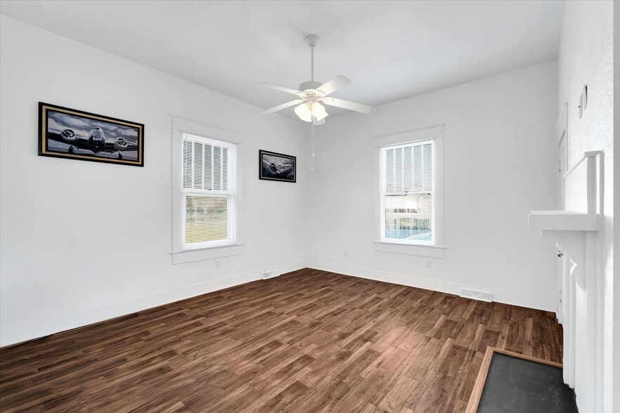 More Photos Of 609 Fair St, Anderson Industrial For Sale