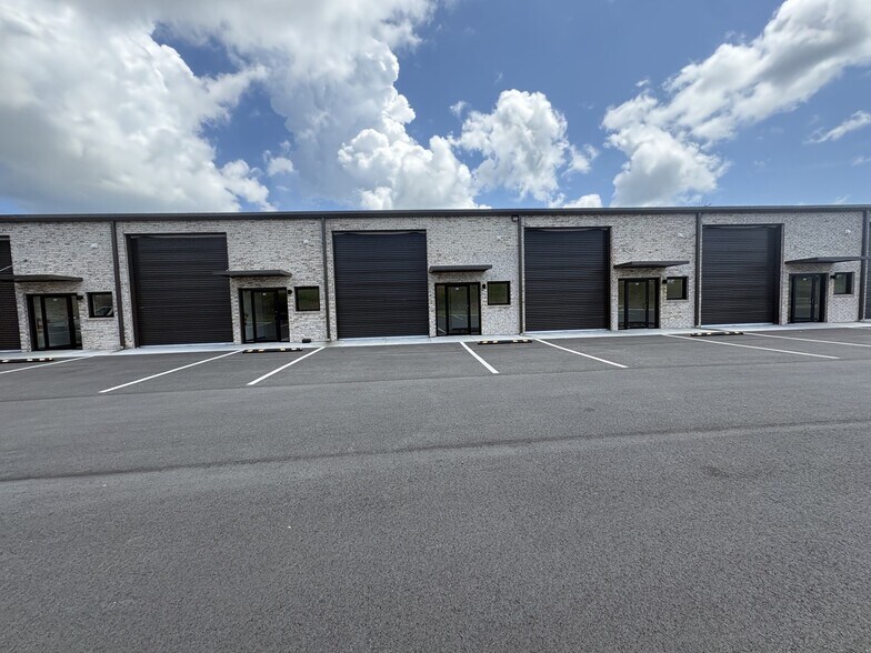 More Photos Of 500 N Lumpkin Campground Rd, Dawsonville Flex For Lease