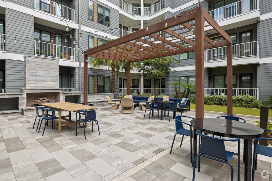 More Photos Of 1300 Hendricks Ave, Jacksonville Apartments For Lease